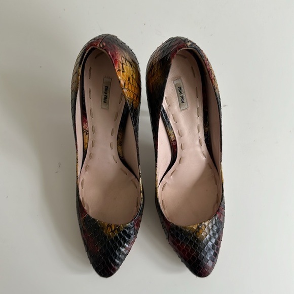 Miu Miu Multicolor Python print high heel pumps - Picture 5 of 8